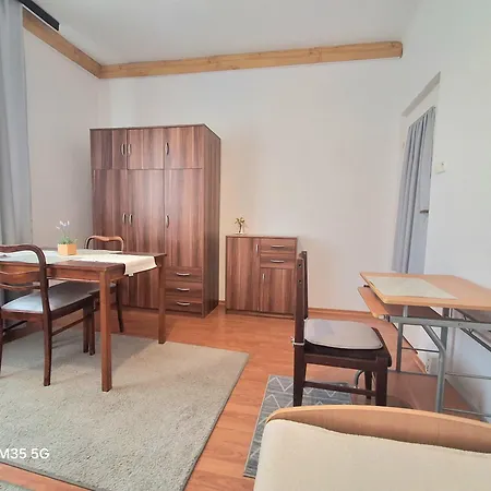 Δωμάτια σε οικογενειακή κατοικία Arts One ,zapraszam ,mozliwosc Bezplatnego Parkowania
